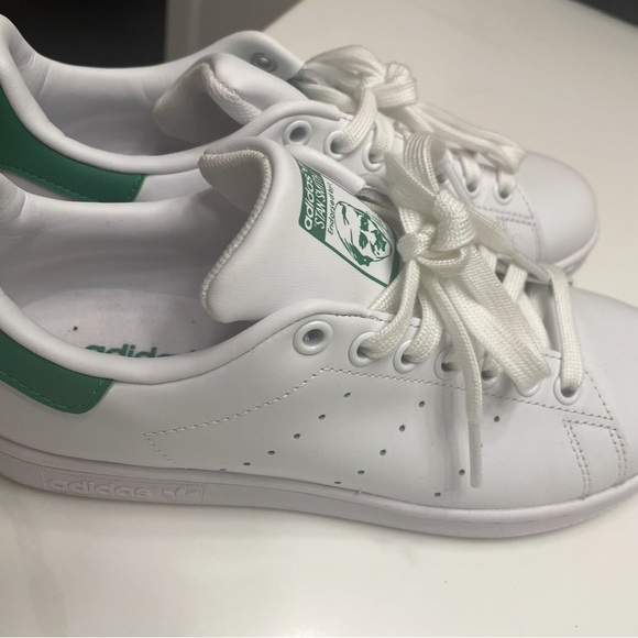 Adidas Stan Smith White and Green Shoes - Picture 1 of 4